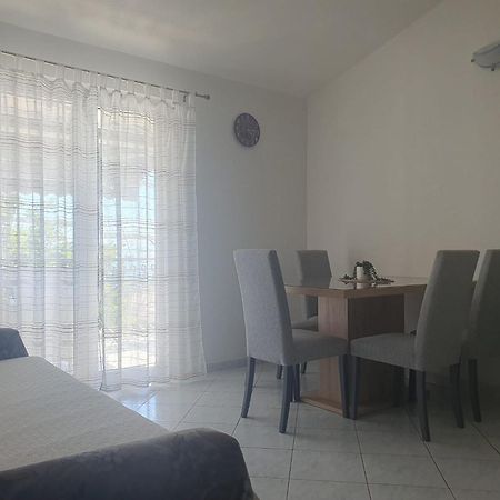 Apartments Garac Dugi Rat Eksteriør bilde