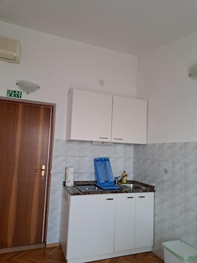 Apartments Garac Dugi Rat Eksteriør bilde