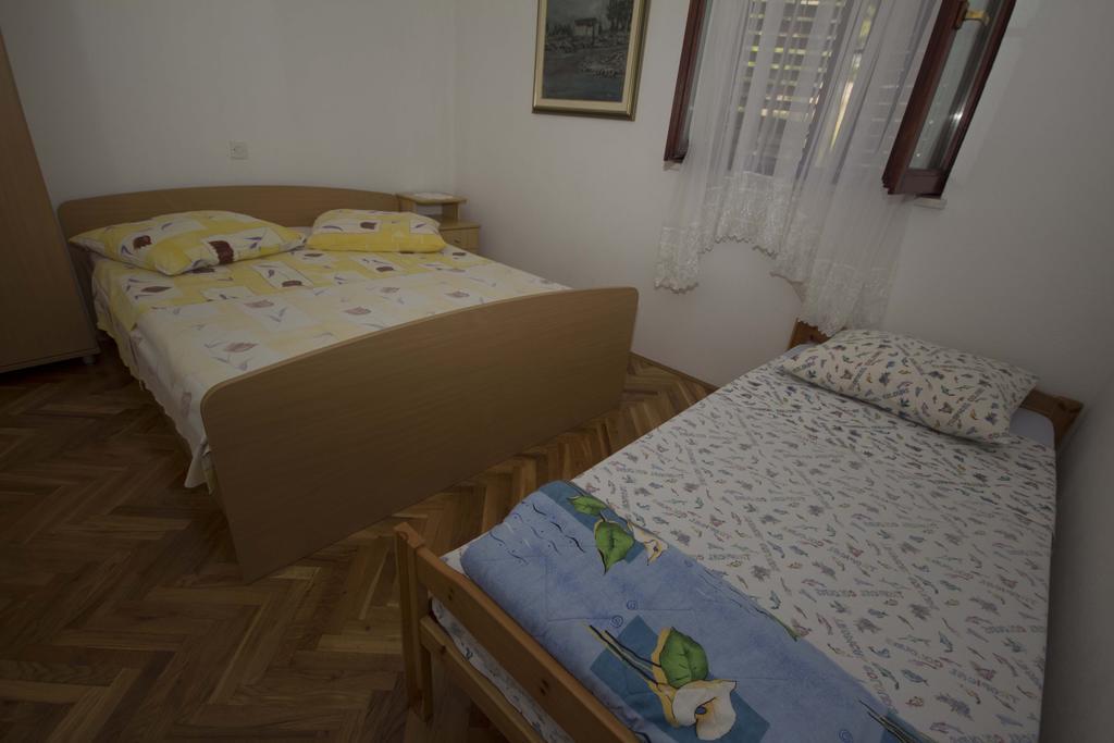 Apartments Garac Dugi Rat Eksteriør bilde