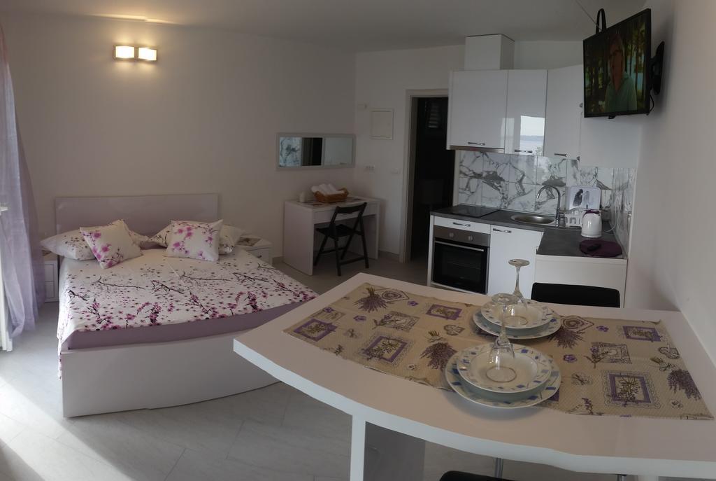 Apartments Garac Dugi Rat Eksteriør bilde