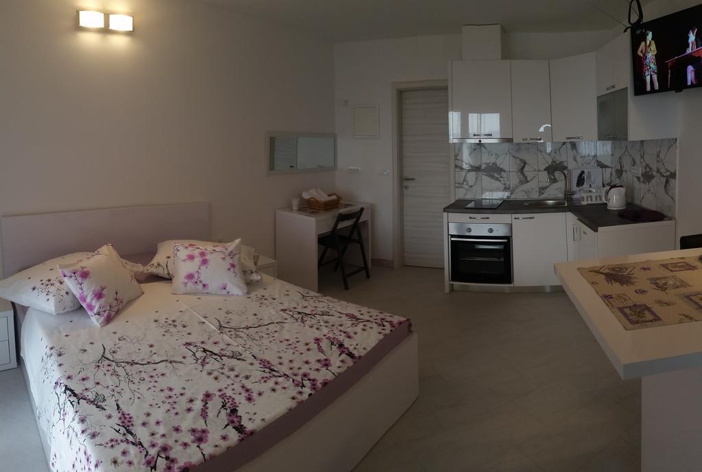 Apartments Garac Dugi Rat Eksteriør bilde