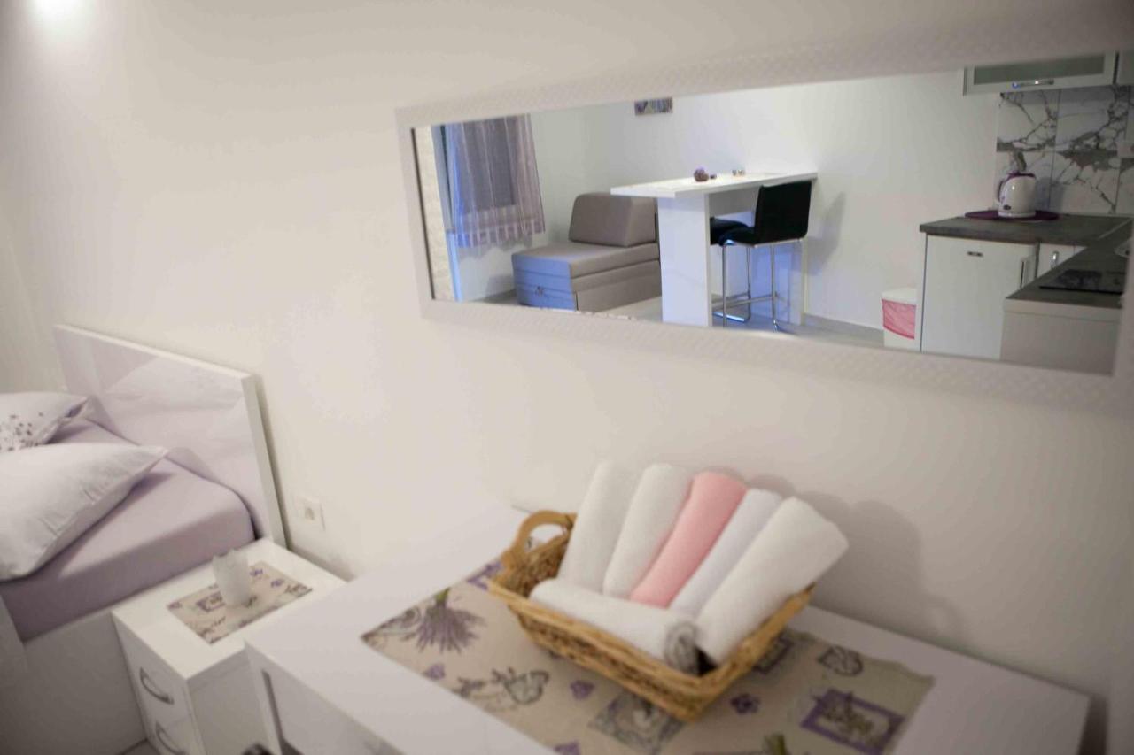 Apartments Garac Dugi Rat Eksteriør bilde